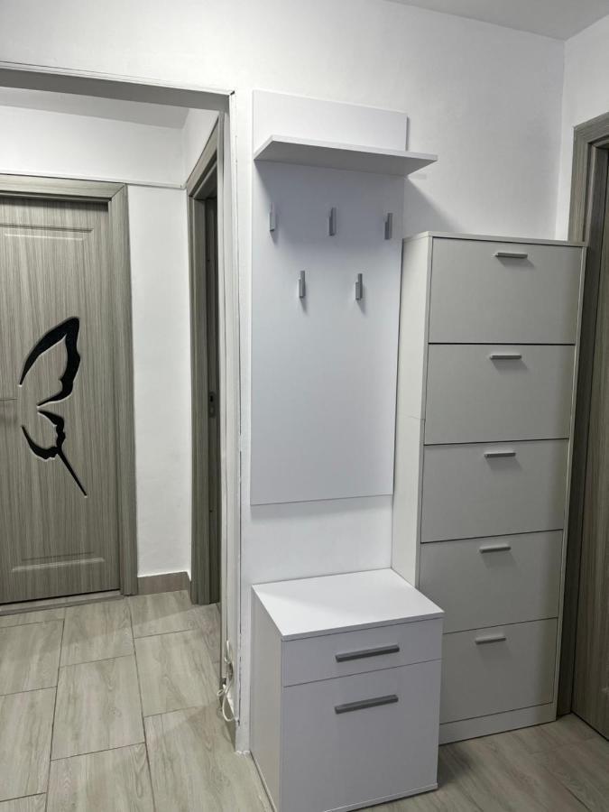 Home Sweet Home Apartment With 3 Rooms Buzau Ngoại thất bức ảnh