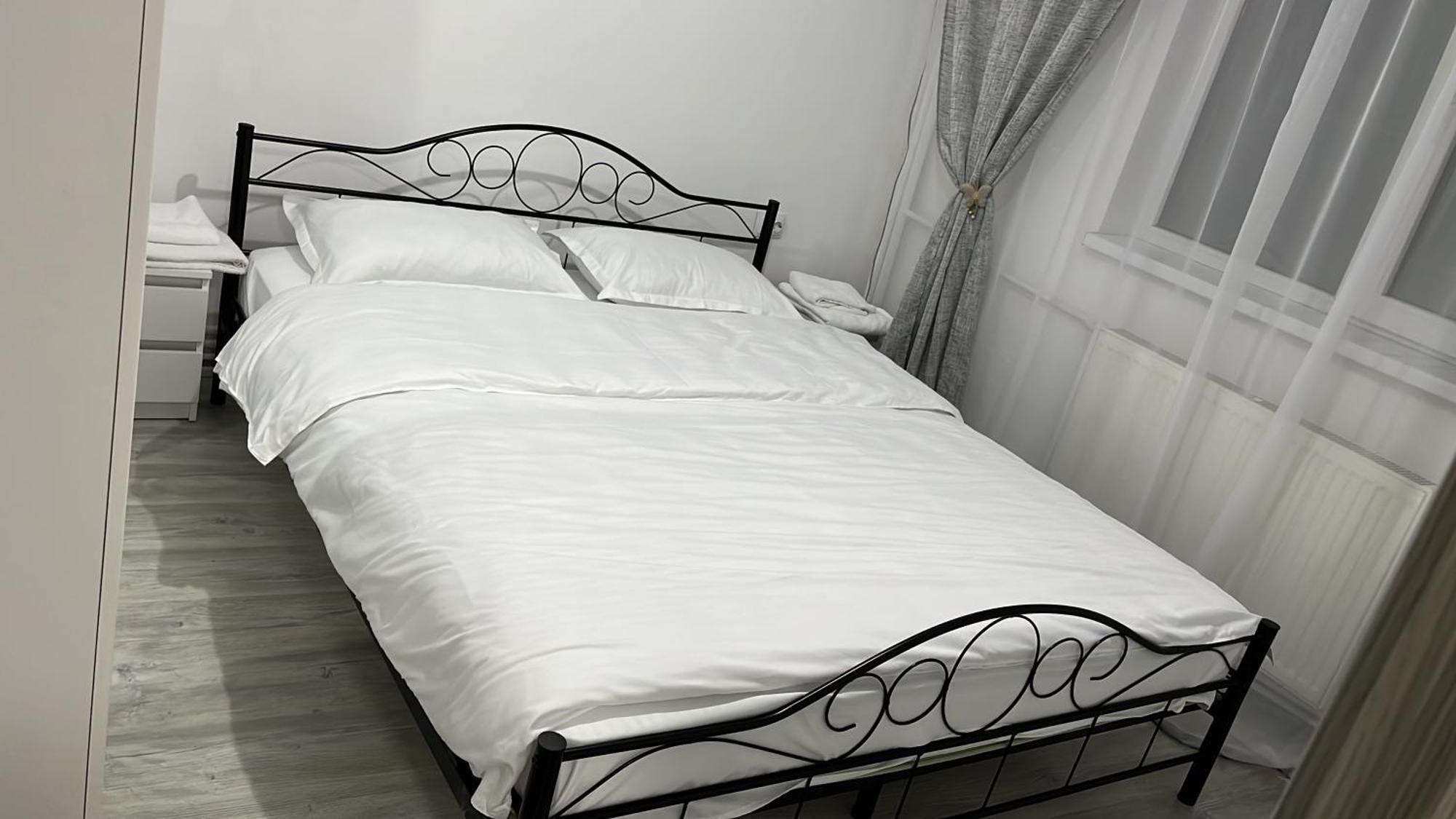 Home Sweet Home Apartment With 3 Rooms Buzau Ngoại thất bức ảnh